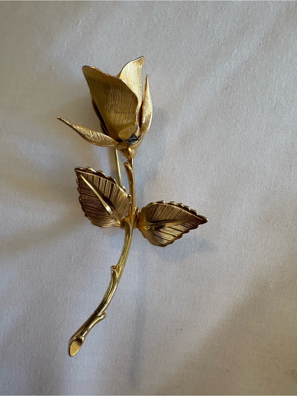 Gold Rose Brooch Pin - Elegant Floral Jewelry